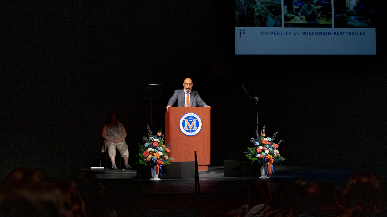 Chancellor delivering convocation address