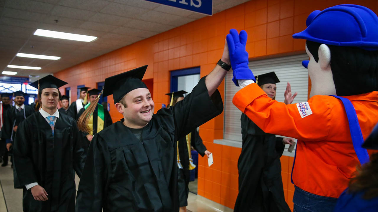 UWPlatteville celebrates 203rd commencement UWPlatteville News