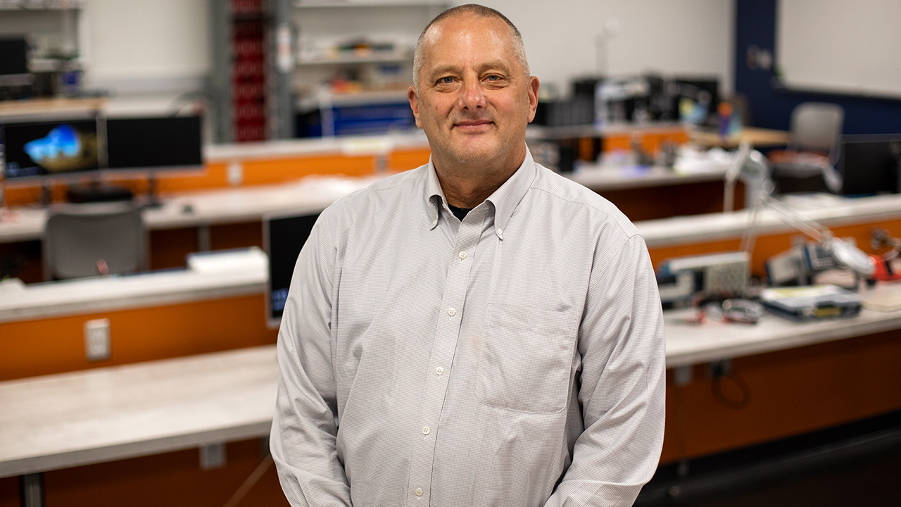 Dr. Chris Carlson