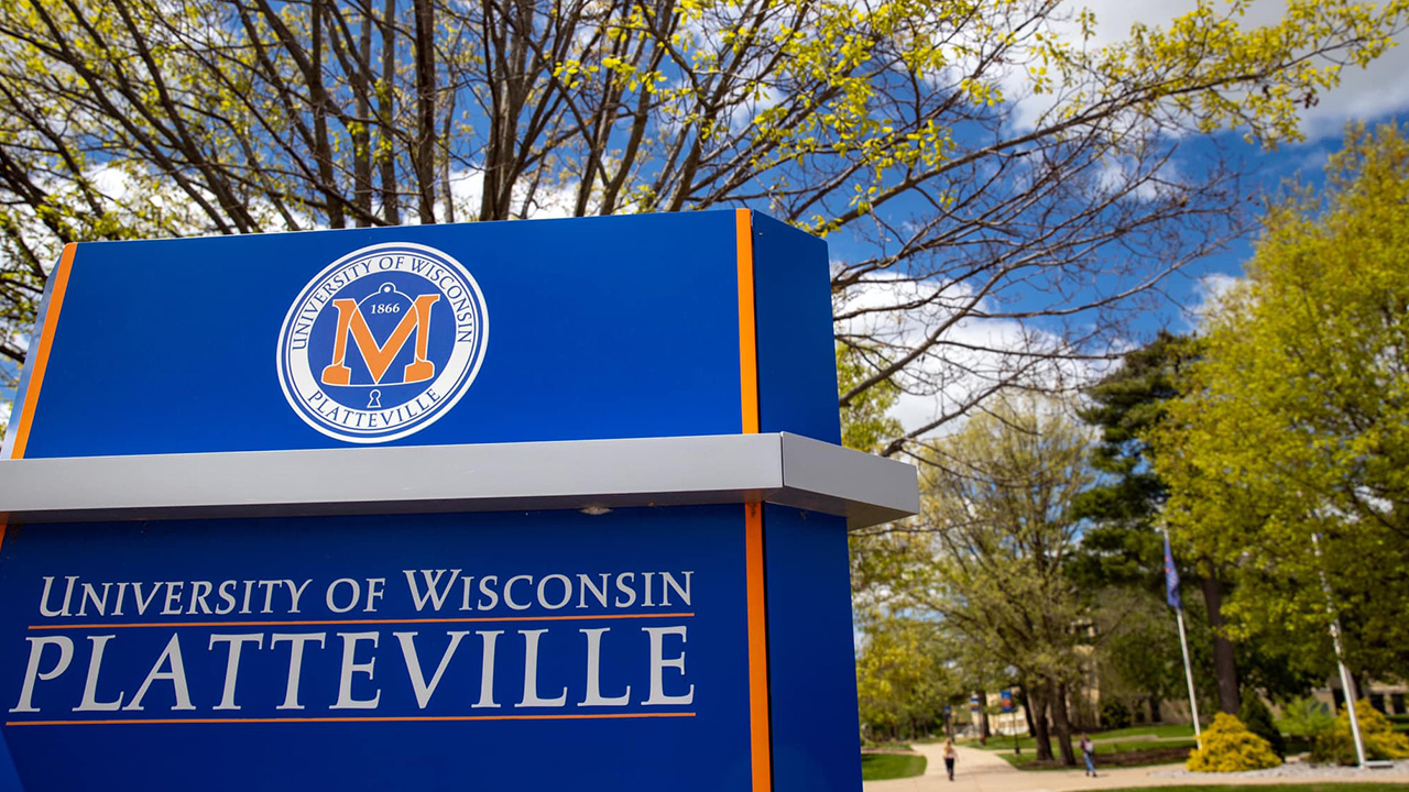 UW-Platteville campus sign