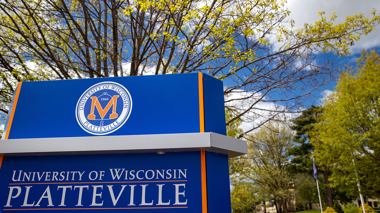 UW-Platteville sign