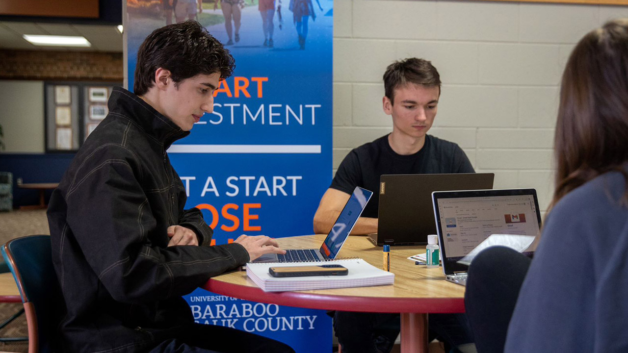 UW-Platteville Baraboo Sauk County students