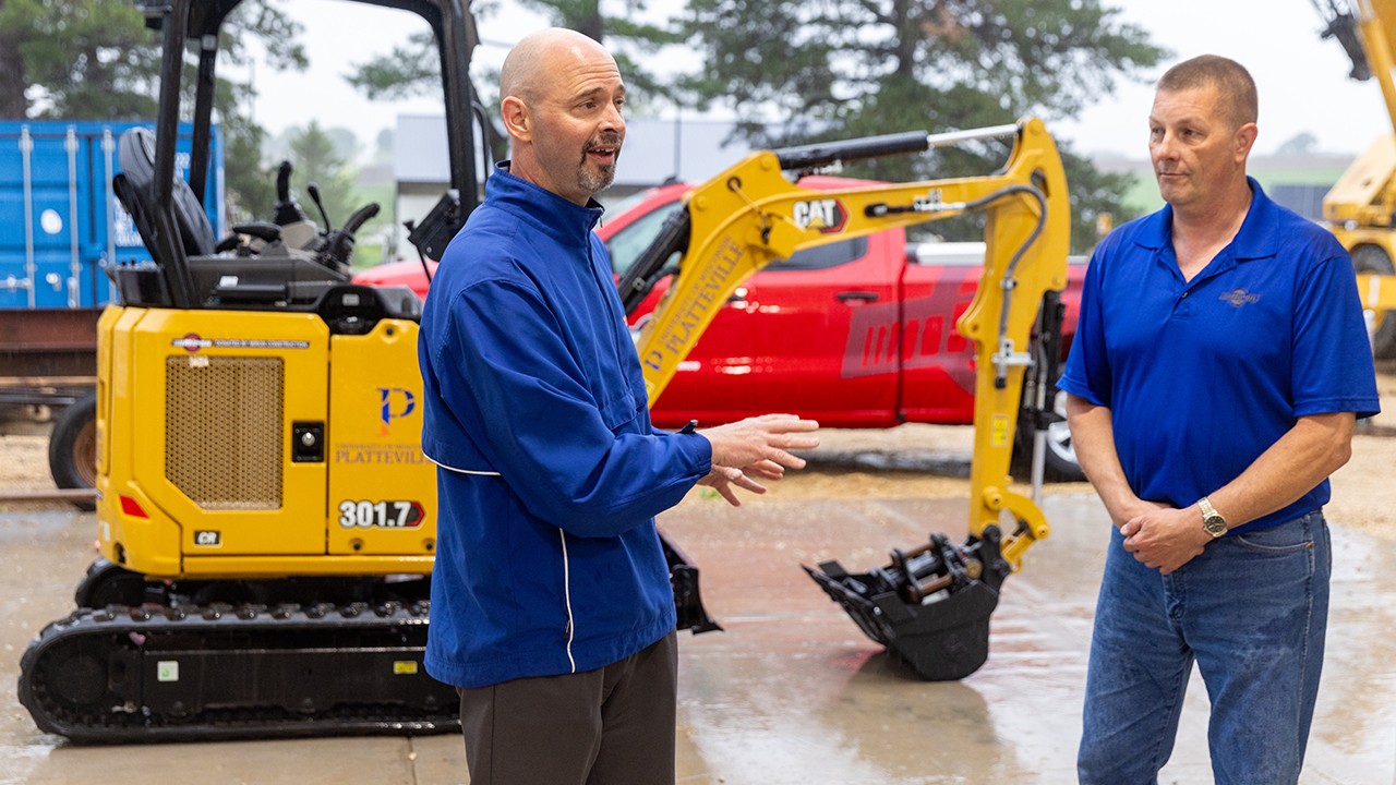 Pictured left to right are Dr. Wayne Weber, dean of the College of BILSA, and Steven Fields, senior project manager at Miron Construction.