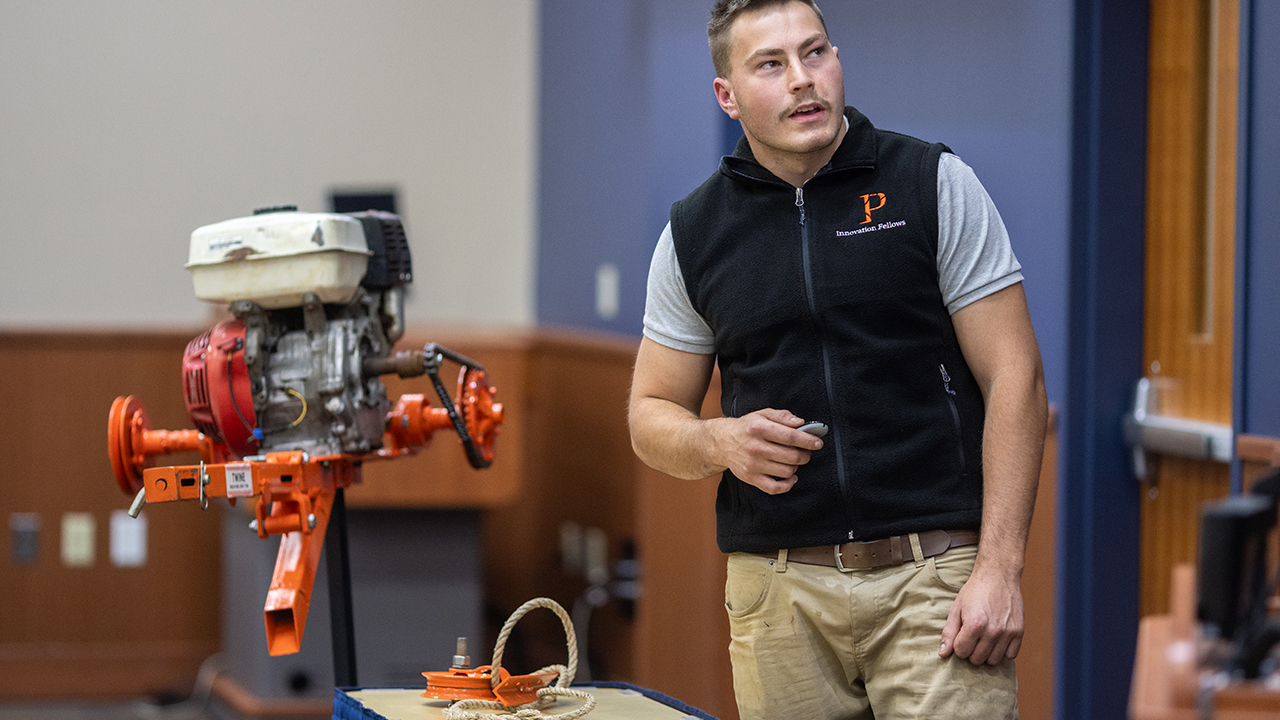 At the WiSys Prototype Hackathon Final Showcase, students presented their innovative prototypes with real-world applications to a panel of judges. 
