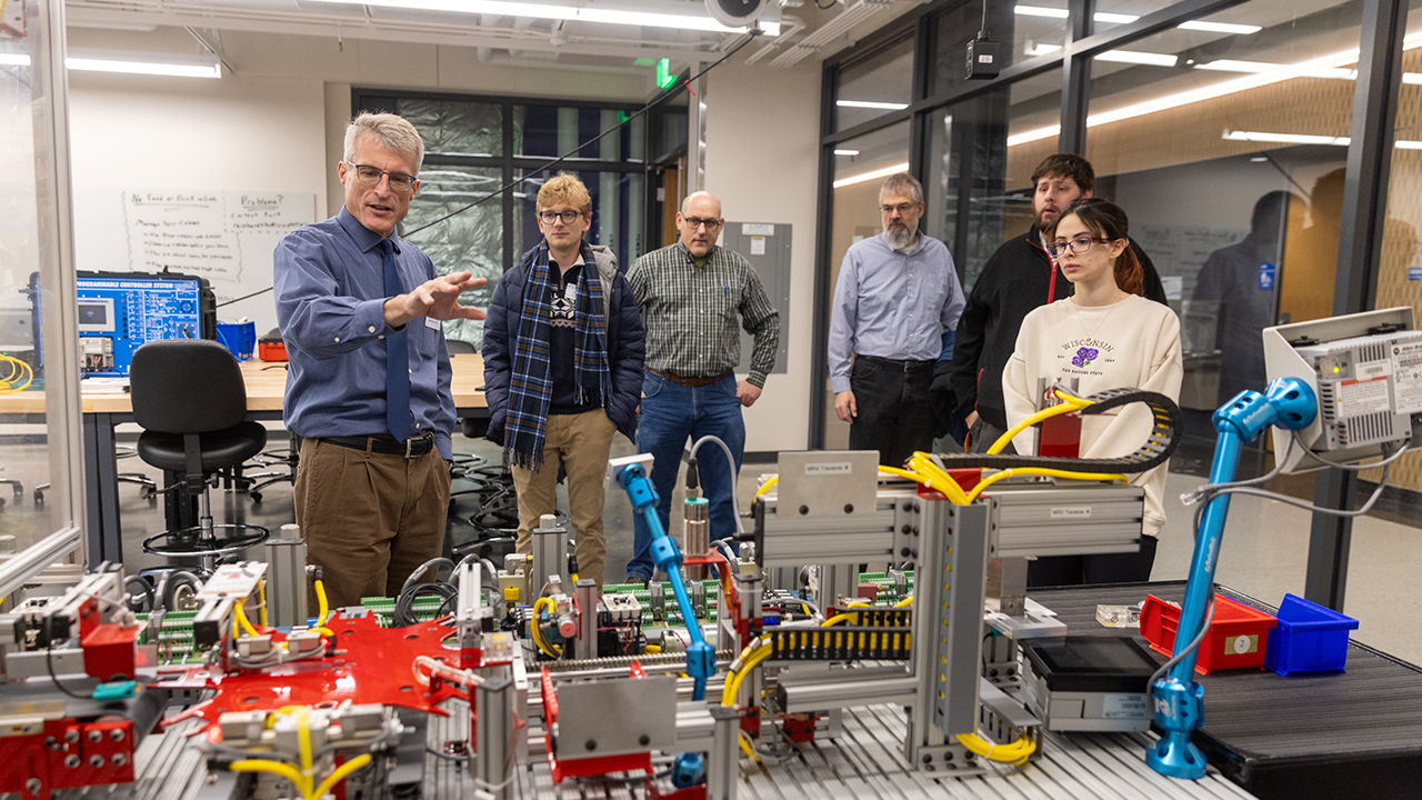 A Lab Crawl offered behind-the-scenes tours of UW-Platteville’s innovative facilities, including the Industrial Internet of Things Testbed. 