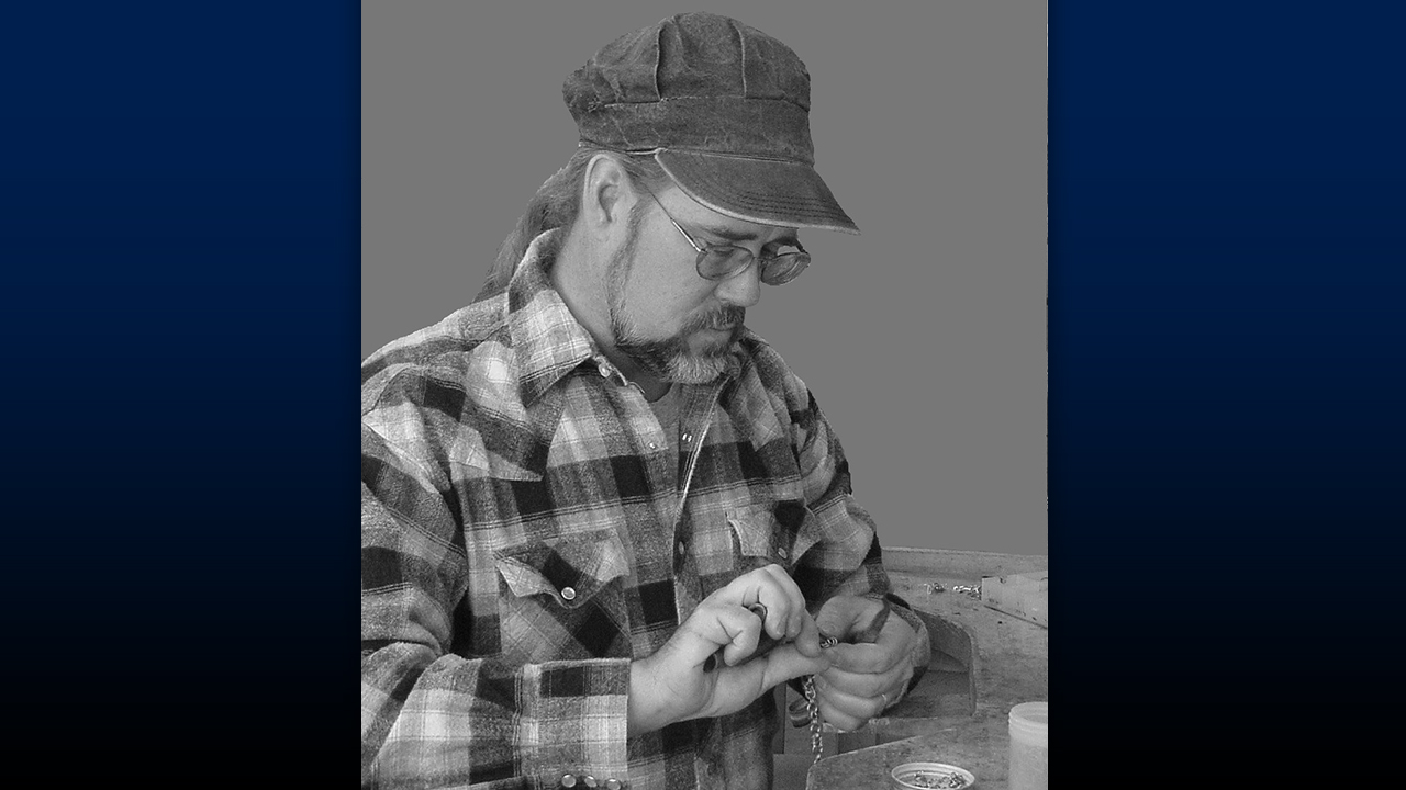 Artist and UW-Platteville alumnus Greg Senn.