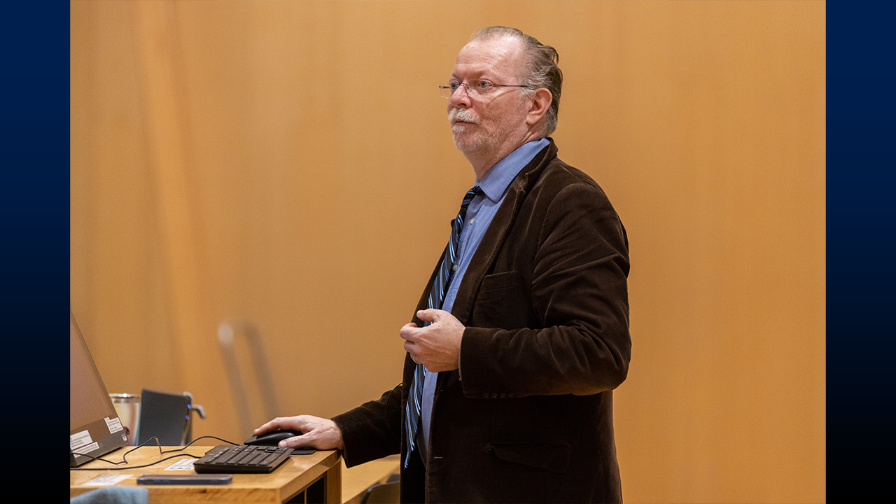 Murray has been selected as a recipient of the 2025 Alliant Energy James R. Underkofler Excellence in Teaching Awards, recognizing extraordinary undergraduate teachers.