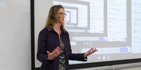 Donna Gavin teaching a class