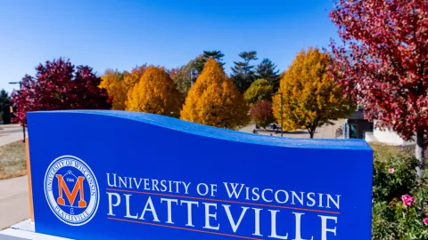 UW-Platteville sign campus
