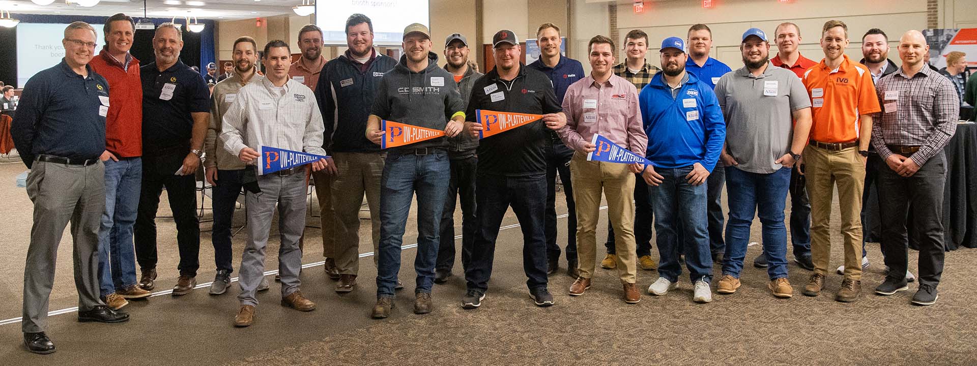 Construction Networking Event, alumni group photo