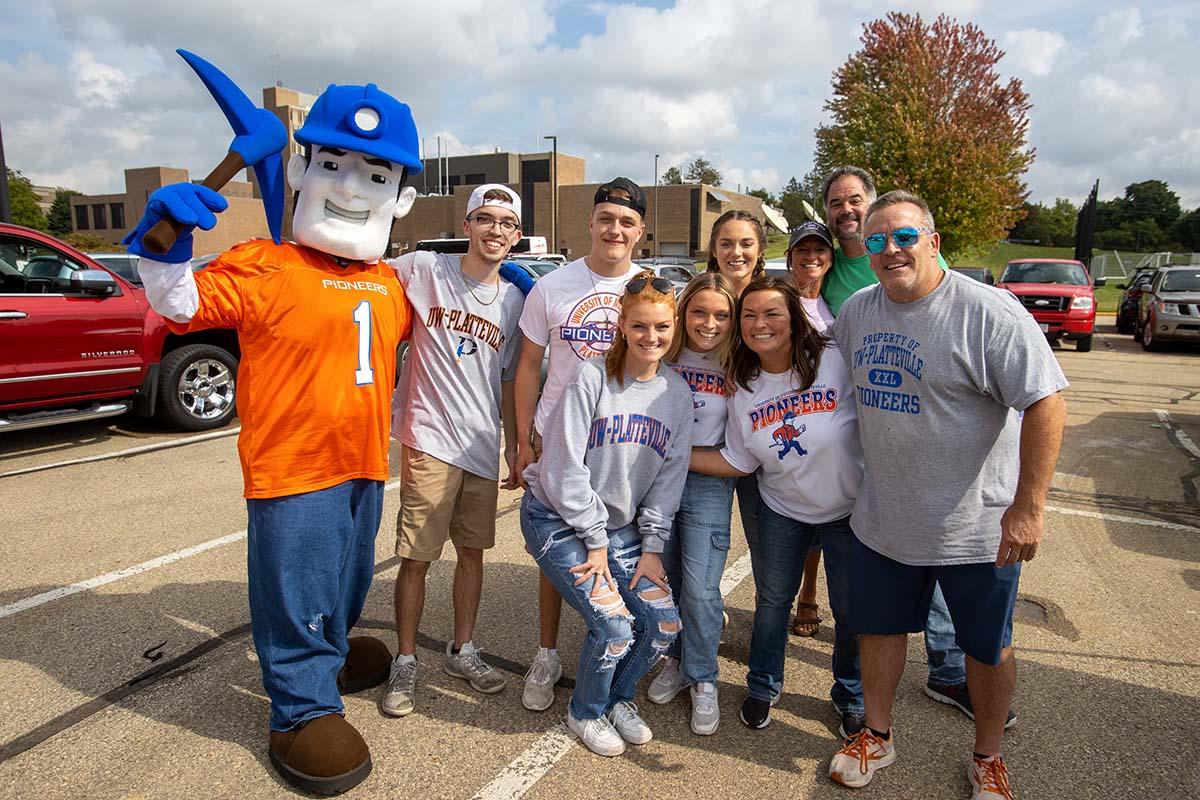 Move in day welcome crew