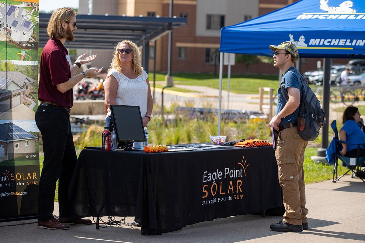 Eagle Point Solar, Dubuque Community on Campus Day