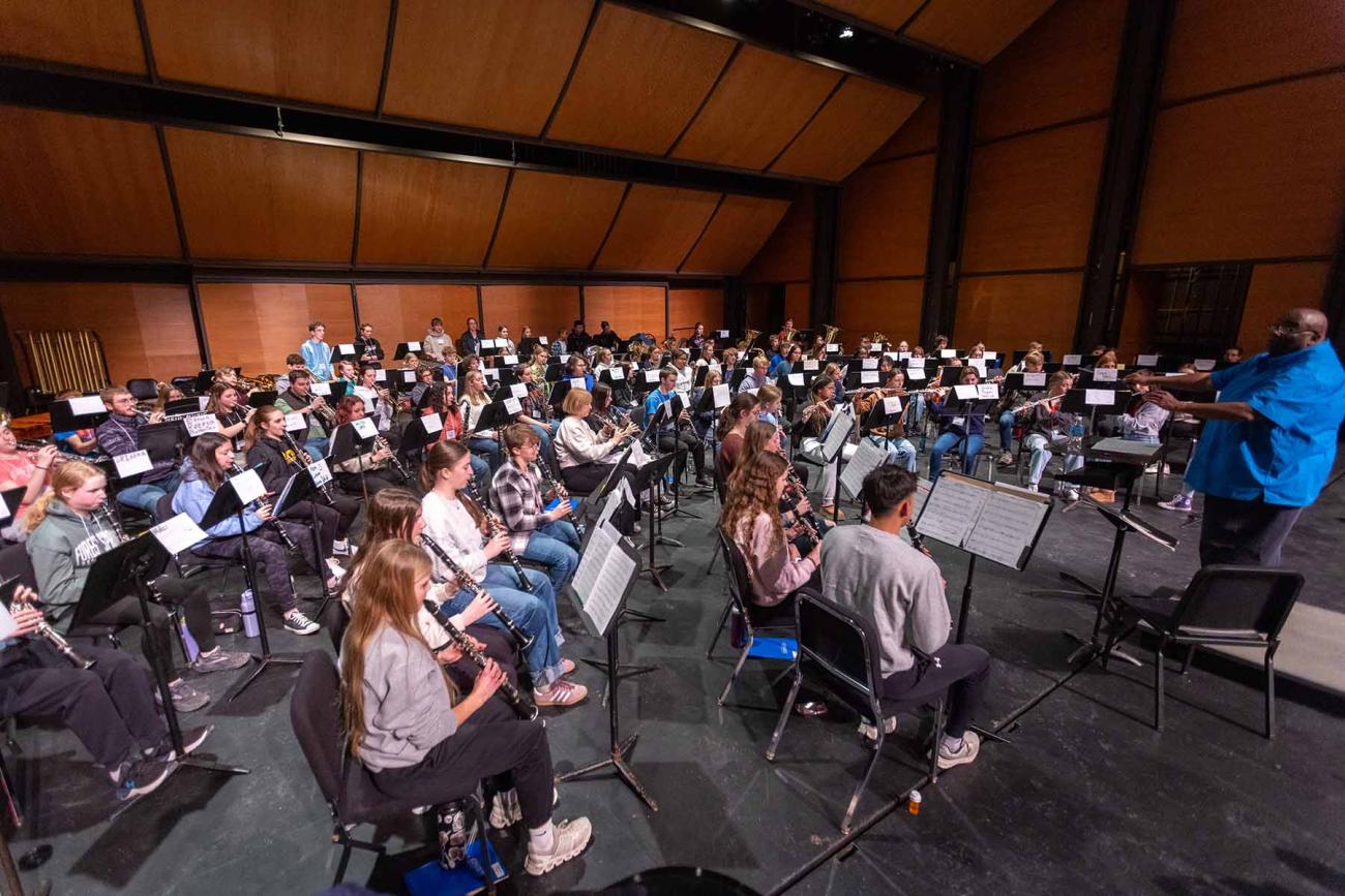 TSHB student musicians working with guest clinician