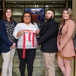 Psychology students volunteer at Platteville’s Ruby’s Pantry