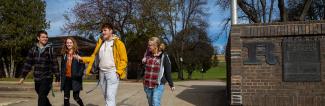 Students walking on UW-Platteville Richland campus in fall