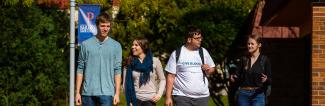 Students walking on UW-Platteville Baraboo Sauk County campus