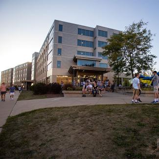 Students in front of Bridgeway Commons 