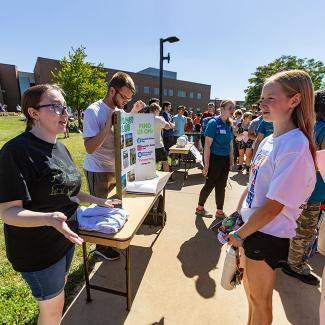 Students at the UW-Platteville club fair