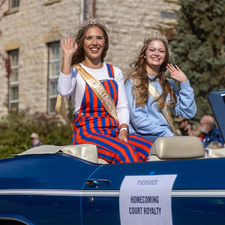 Homecoming Court in parade
