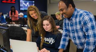 UW-Platteville students get one-on-one attention from faculty in an Agribusiness course.