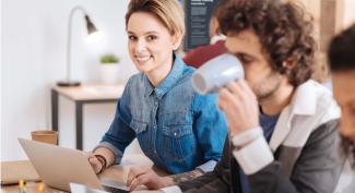  online student at work with team